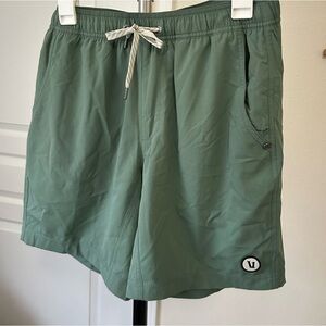 Vuori Shorts